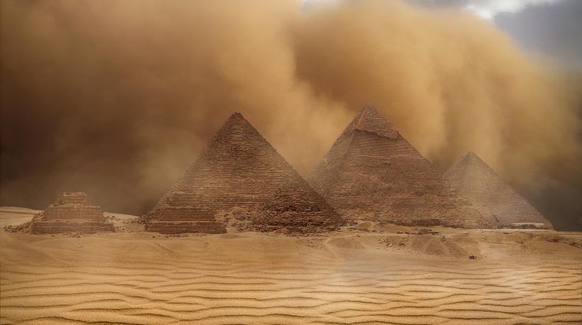 A sandstorm at the Pyramids of Giza in Egypt. Photo: ELG21/Enrique@Pixabay A sandstorm at the Pyramids of Giza in Egypt. Photo: ELG21/Enrique@Pixabay