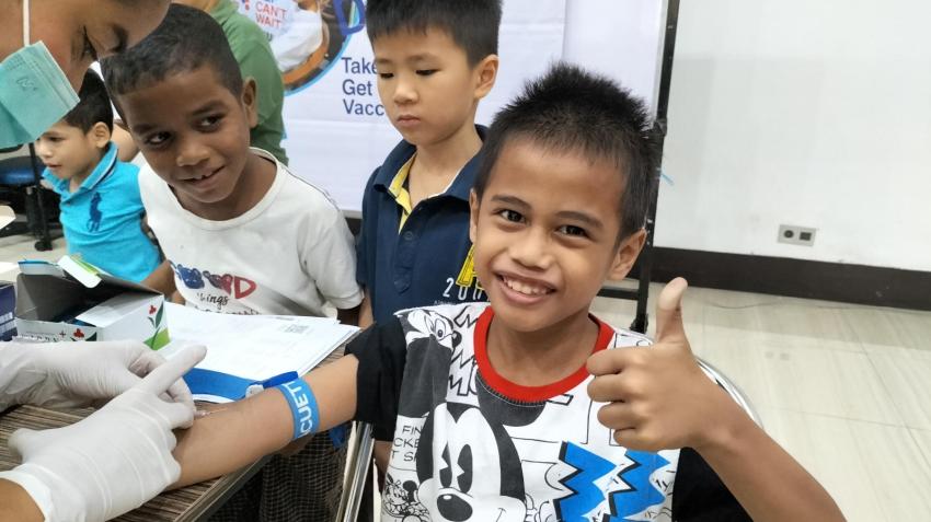 The Budi Lukmanto Foundation, a grass-roots, non-profit organization, conducting hepatitis B screening for children at Vincentius Putra Orphanage in Jakarta, Indonesia. Photo credit: Edhie Purwanto The Budi Lukmanto Foundation, a grass-roots, non-profit organization, conducting hepatitis B screening for children at Vincentius Putra Orphanage in Jakarta, Indonesia. Photo credit: Edhie Purwanto